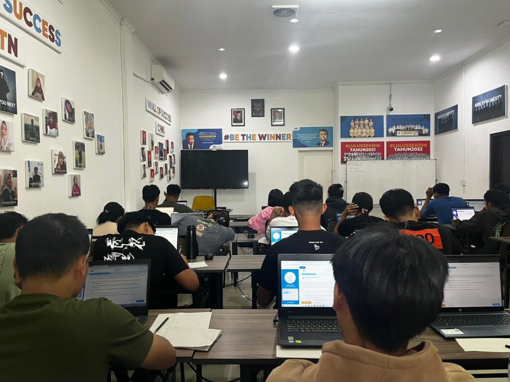 Latihan CBT untuk kompetisi akademik NWTC 2025